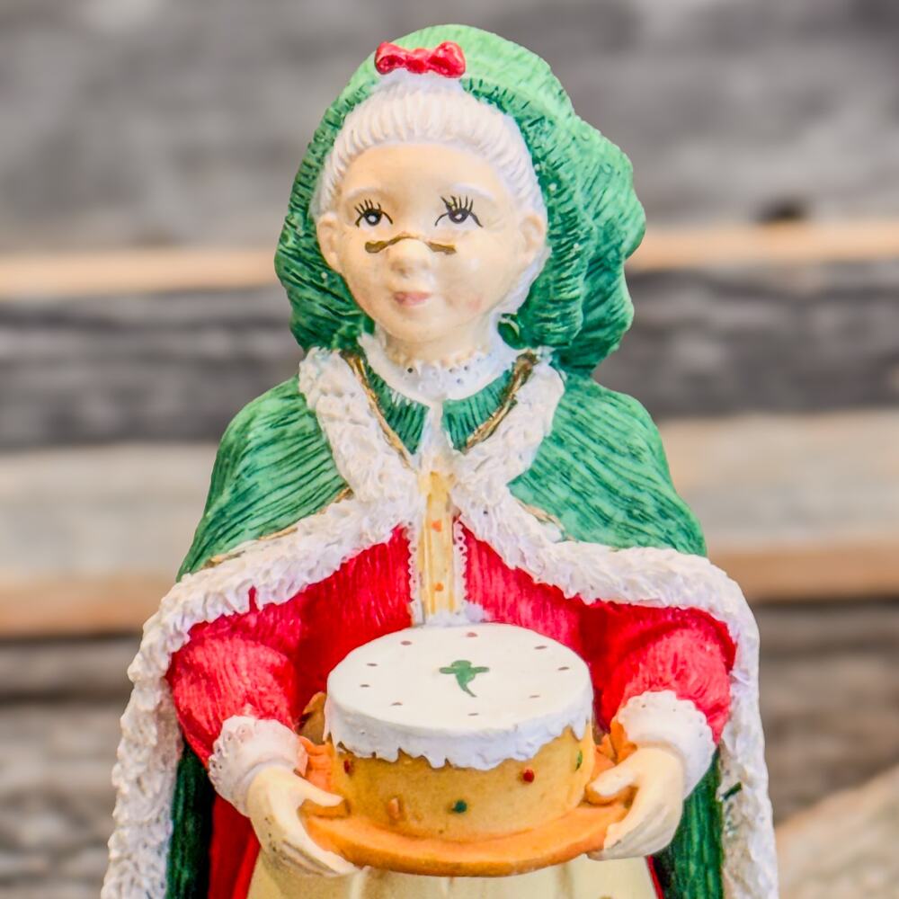 1999 Vintage Mrs. Irish Father Christmas, Ireland - Christmas Decor/Figurine - Picture 4 of 8